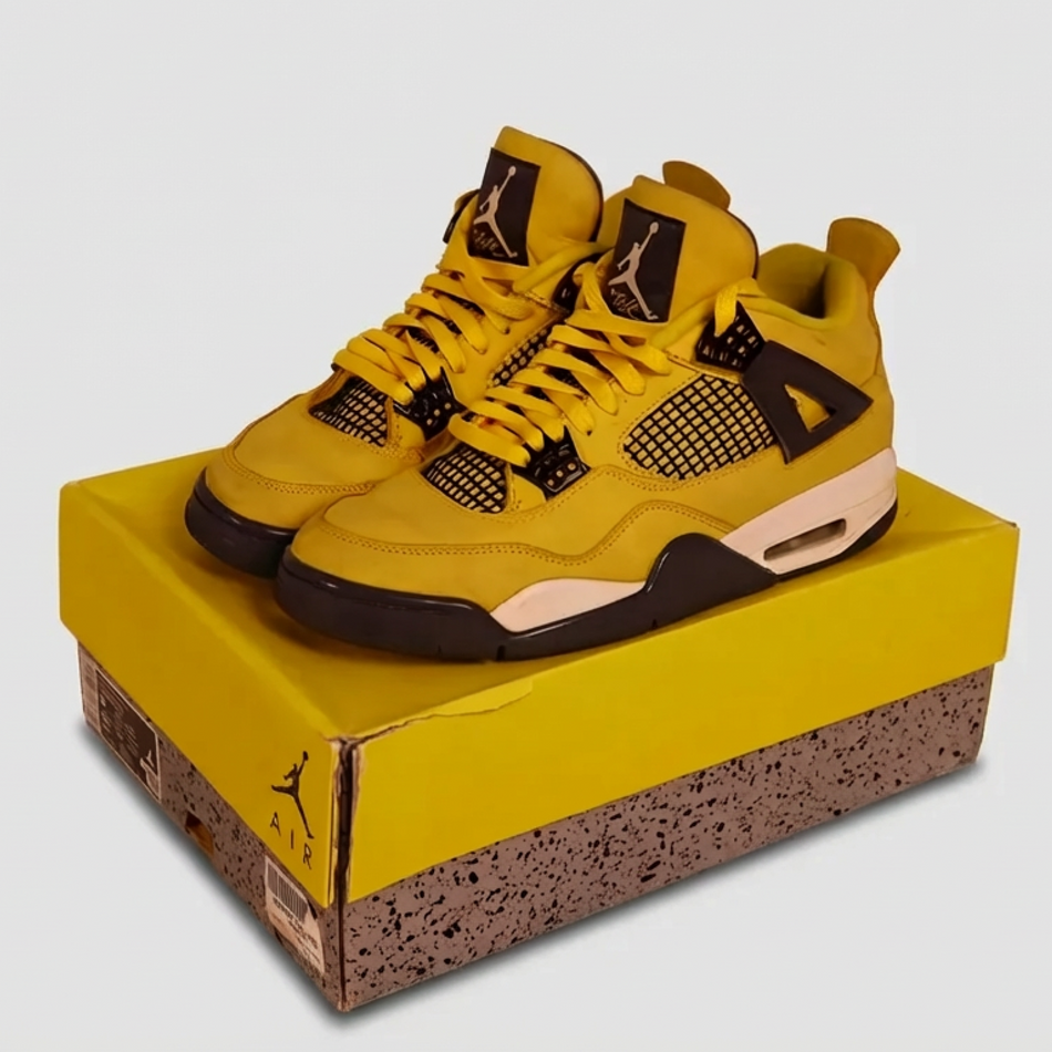 Jordan 4 Retro Lightning (2021) - Pre-worn - UK9 / US10